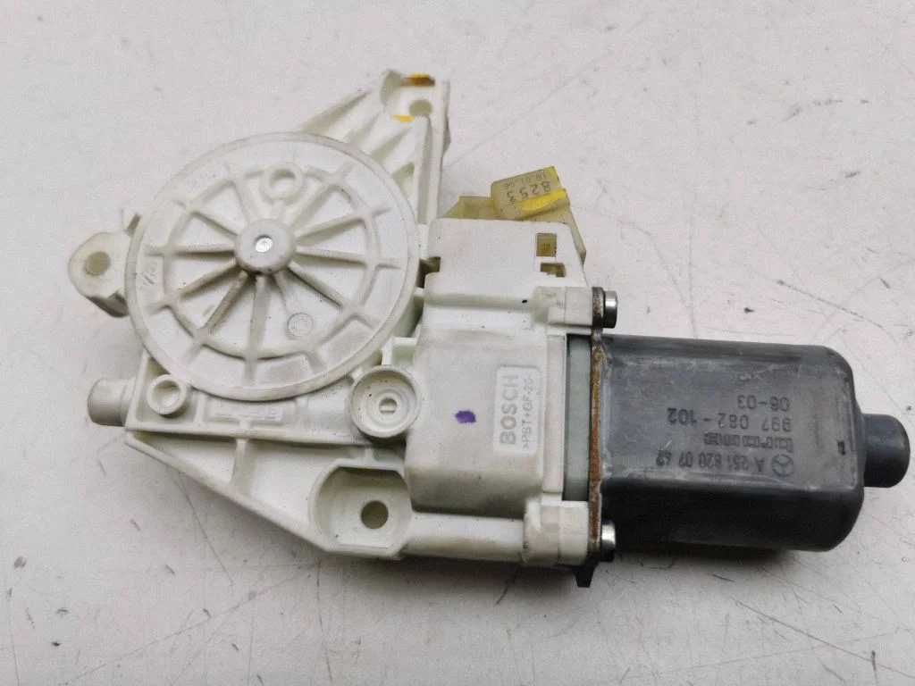 Front door window regulator motor 0130822273
