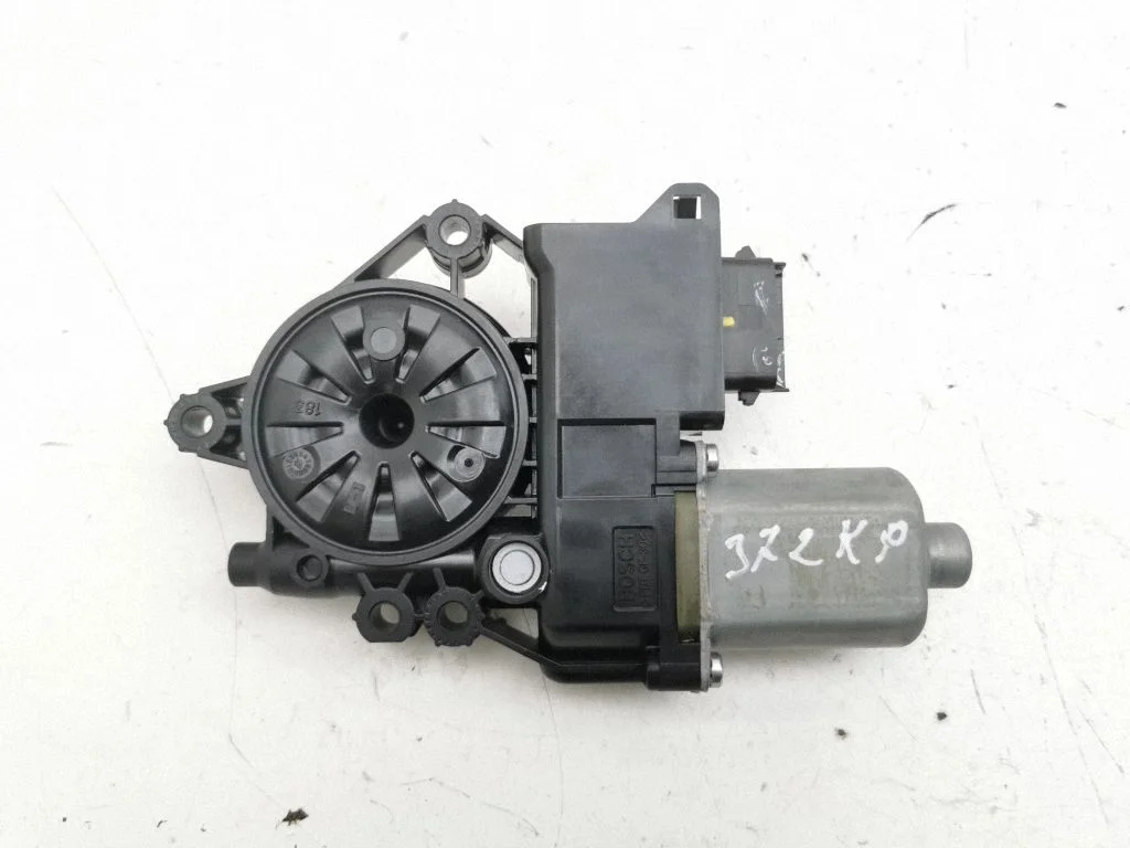 Front door window regulator motor 1137328730