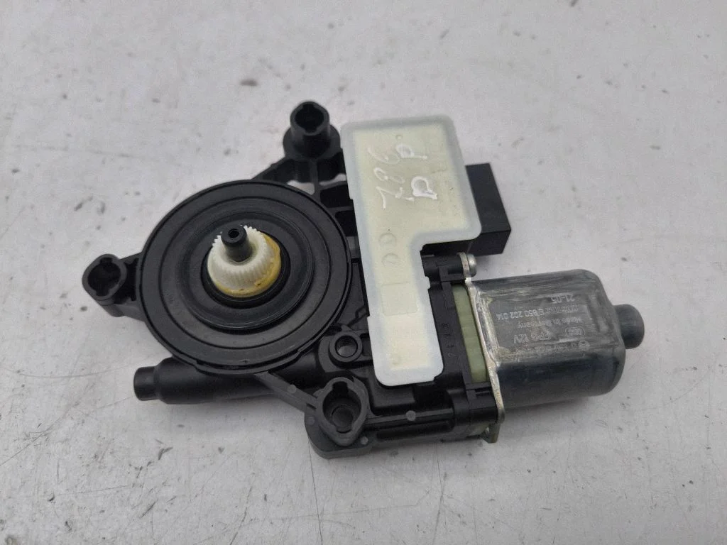 Front door window regulator motor 5Q0959408D