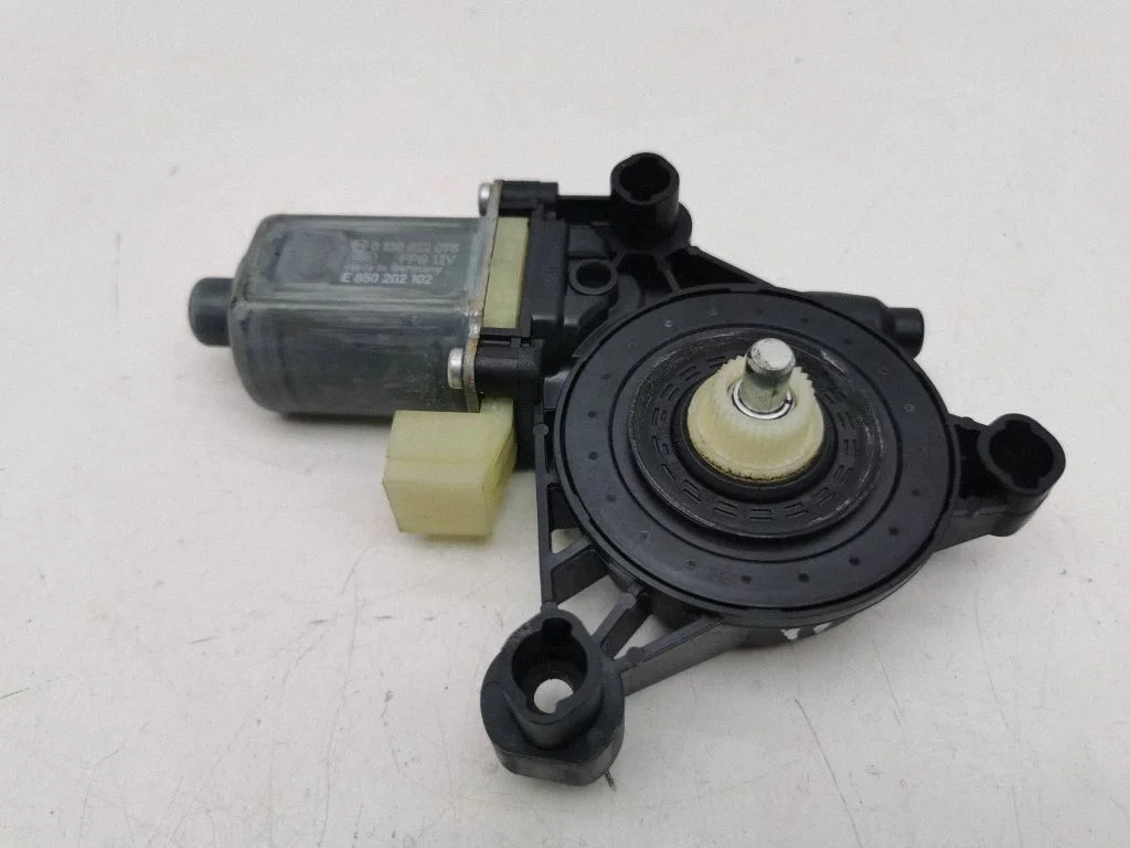 Front door window regulator motor – Volkswagen Tiguan Allspace (2017-)