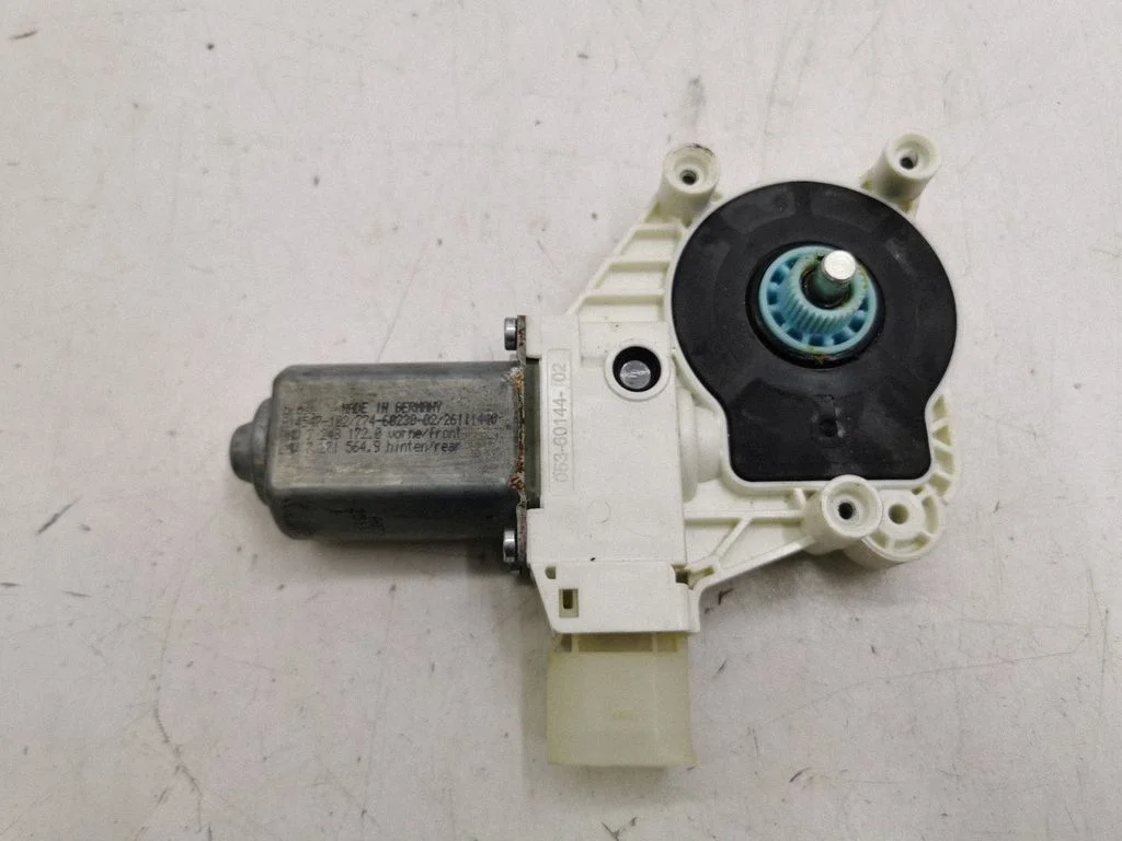 Front door window regulator motor 942889100