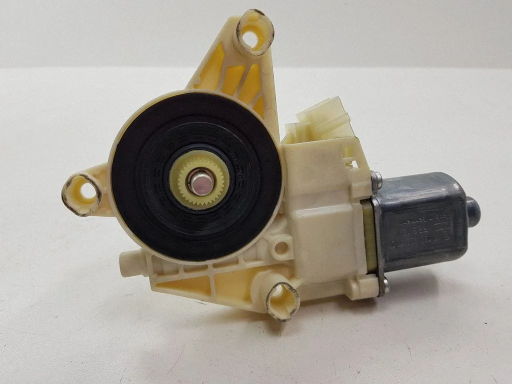 Front door window regulator motor A2048200242