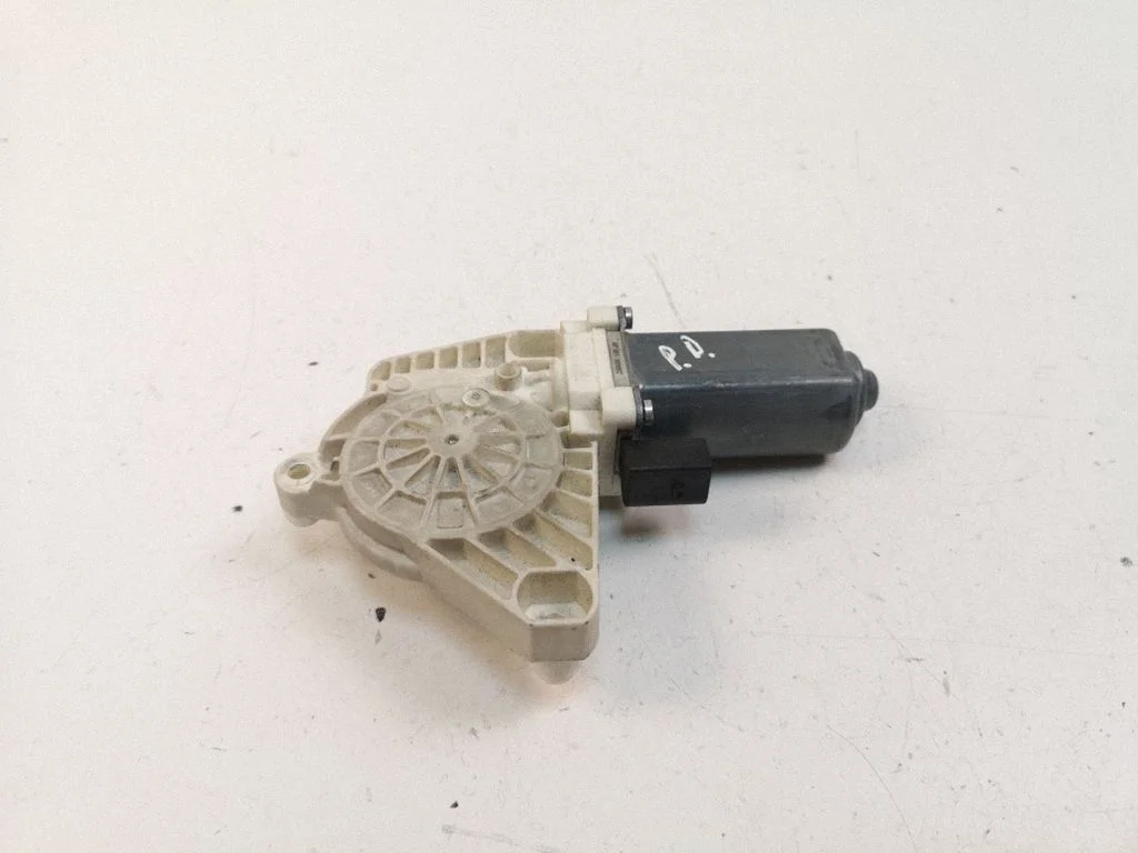 Front door window regulator motor A1698201642