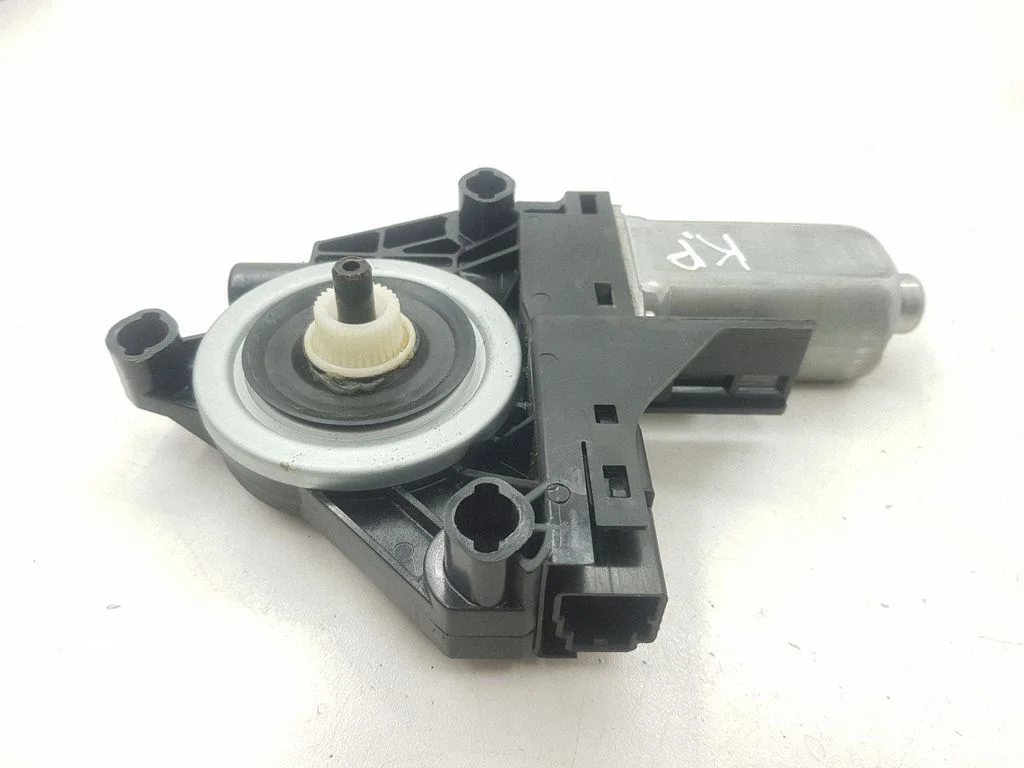 Front door window regulator motor 110111