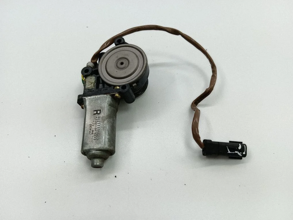 Priekšējā loga pacēlāja motoriņš 2621000223