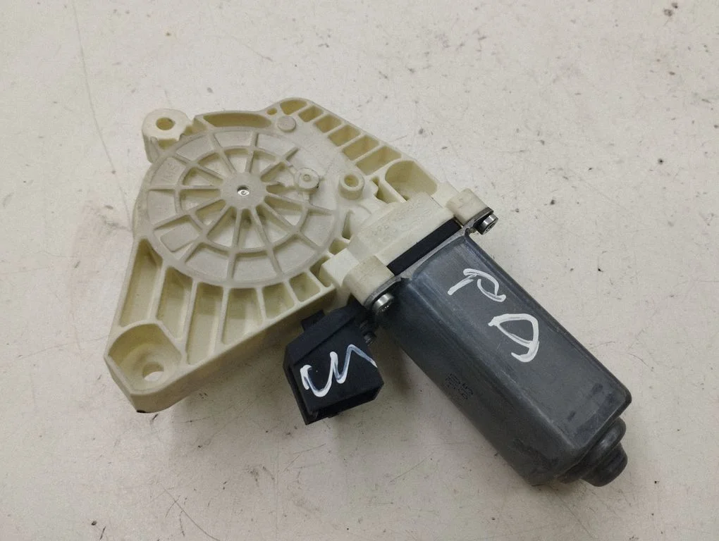 Front door window regulator motor A1698201842