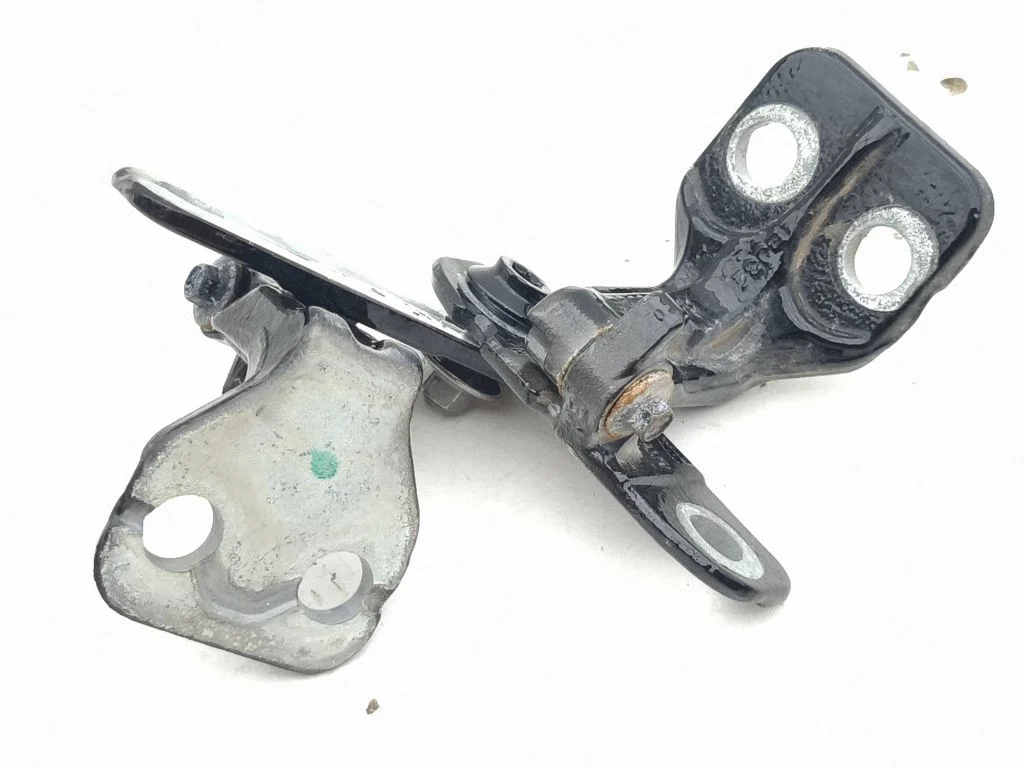 Tagaukse hingede komplekt 228A67CB