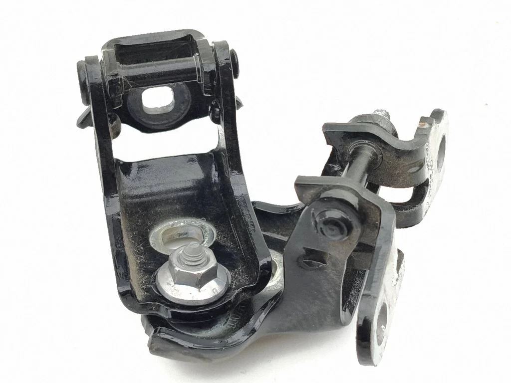 Tagaukse hingede komplekt 804005615R