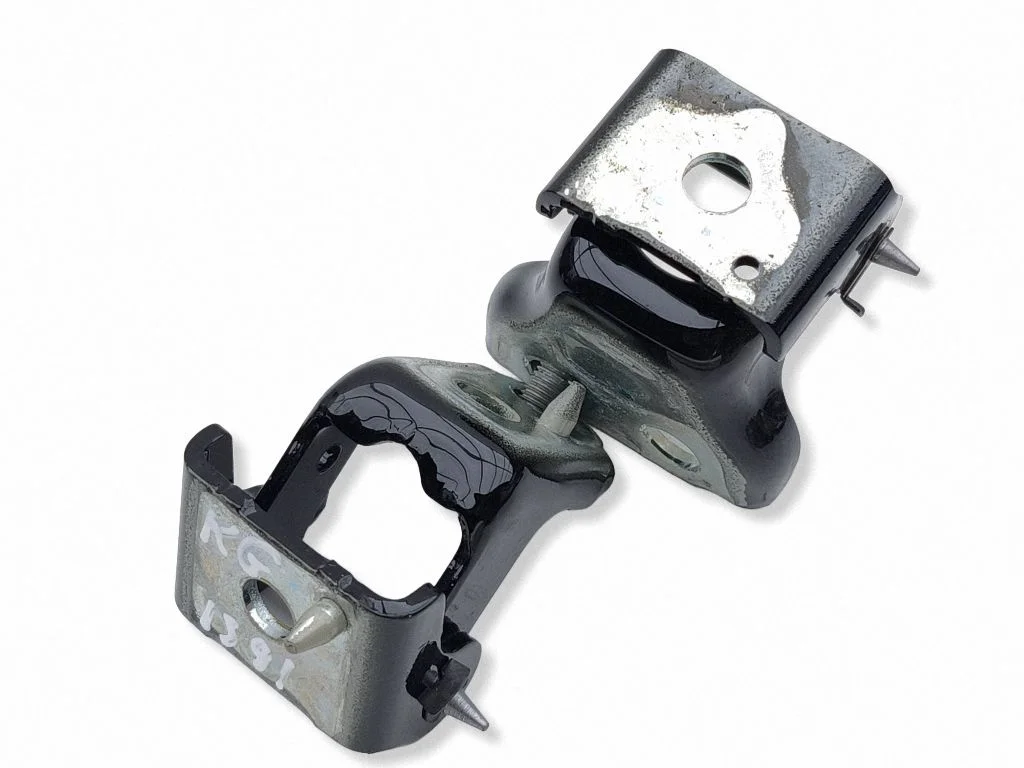 Rear door hinge set – left