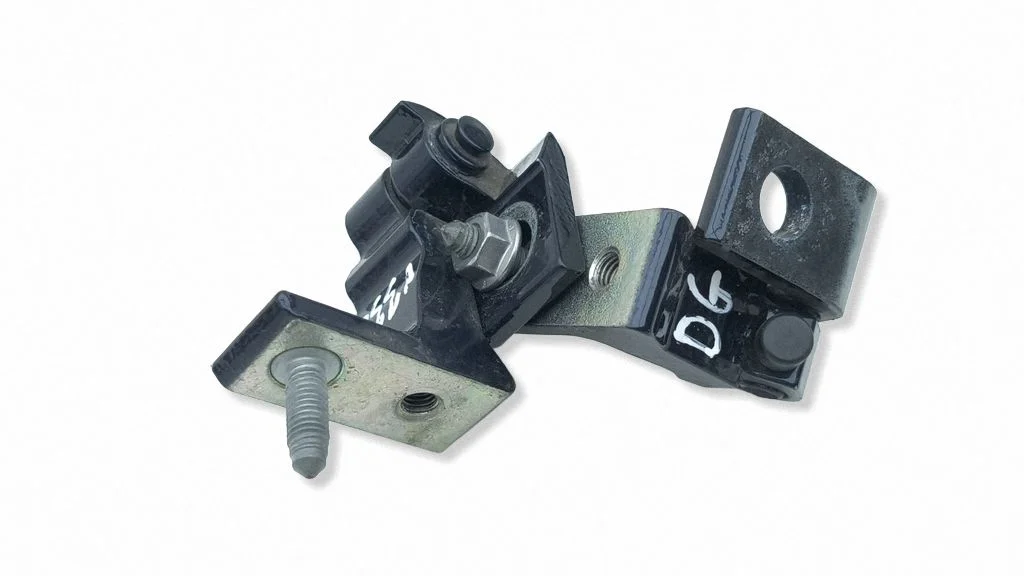 Rear door hinge set – right