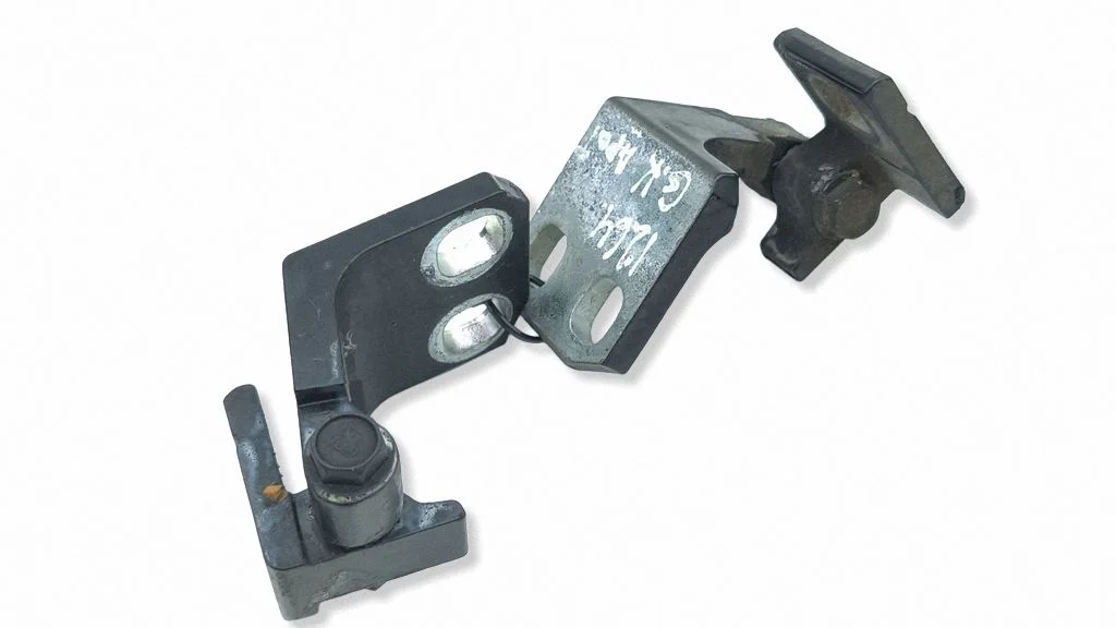 Rear door hinge set – left