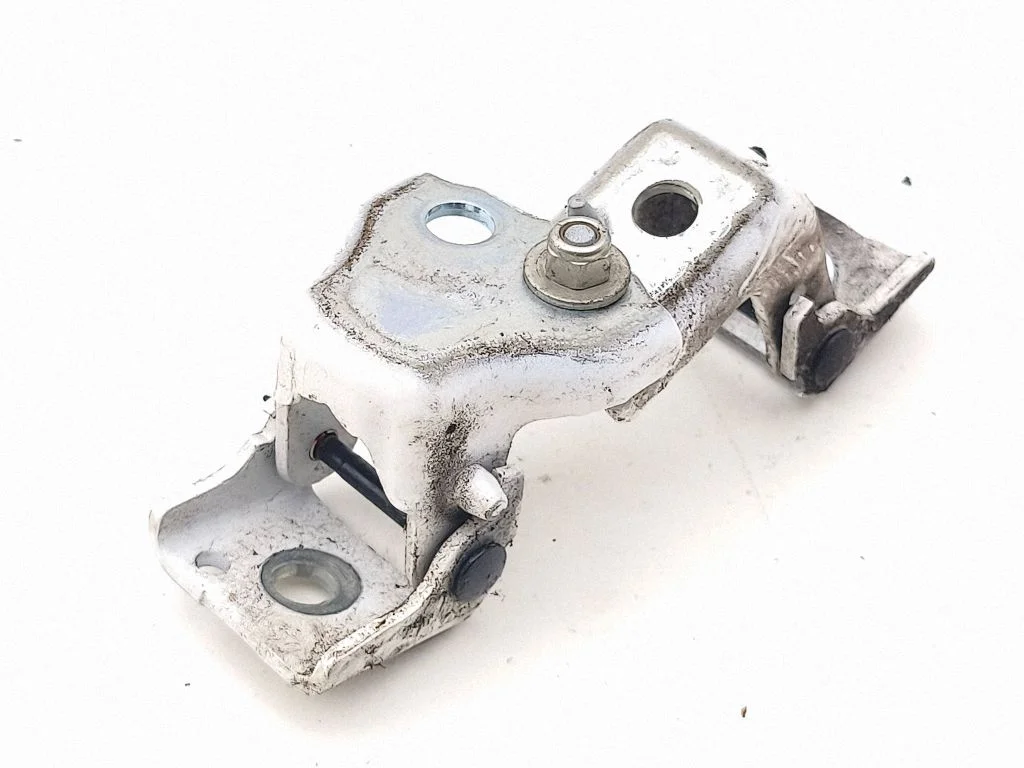 Rear door hinge set – left