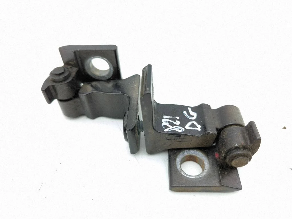 Rear door hinge set 4G0831402C