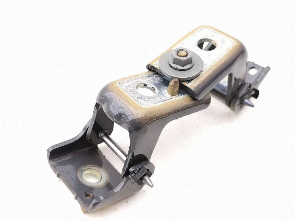 Rear door hinge set – left