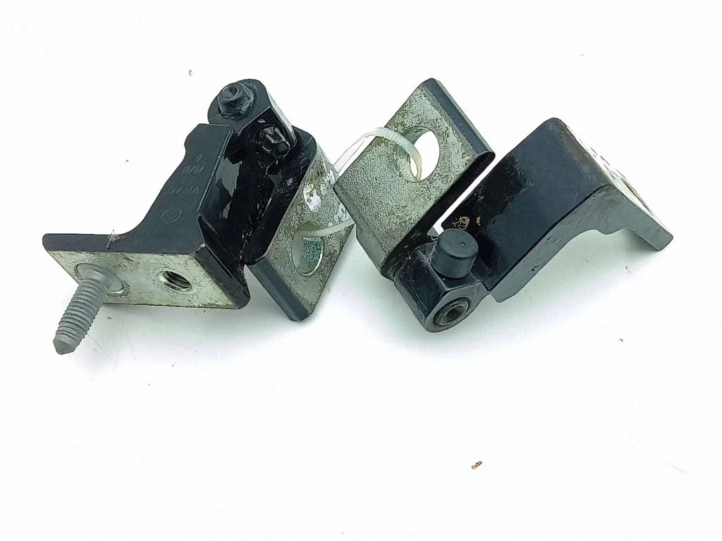 Rear door hinge set A046574