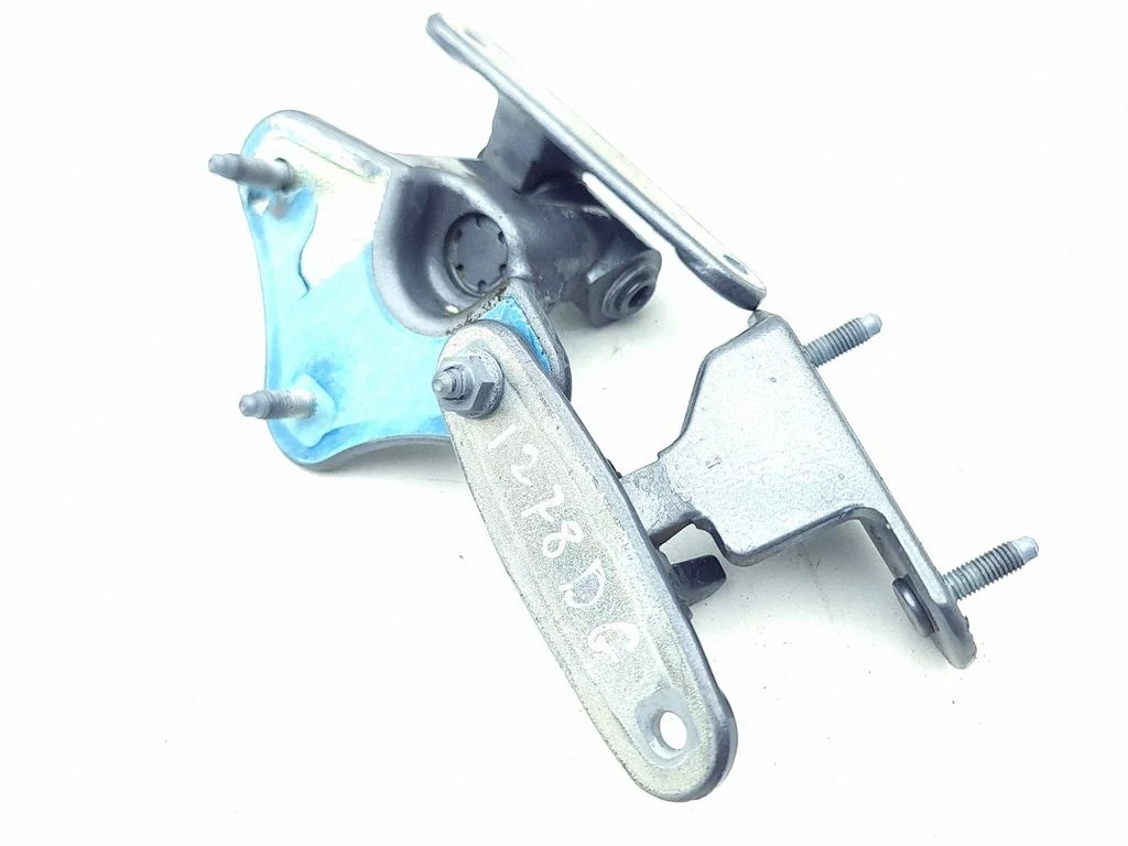 Rear door hinge set – right