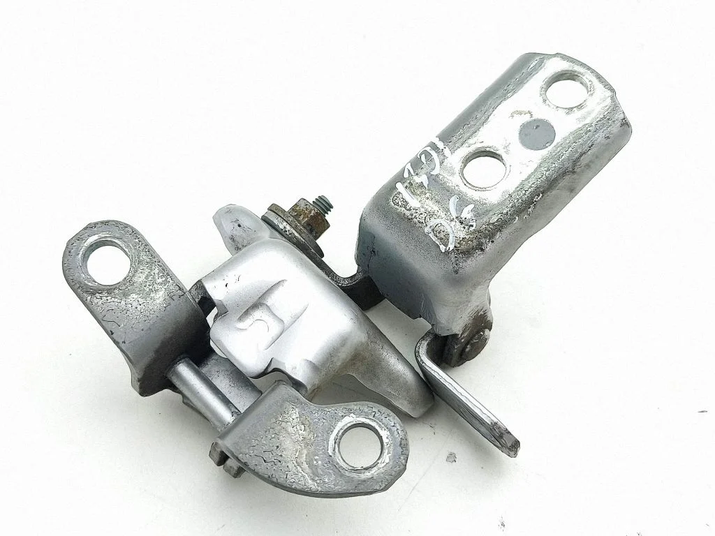 Rear door hinge set A046