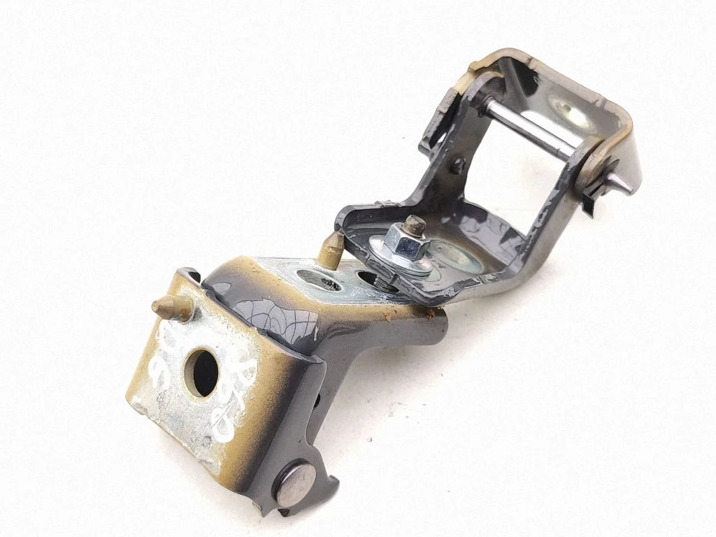 Rear door hinge set – right