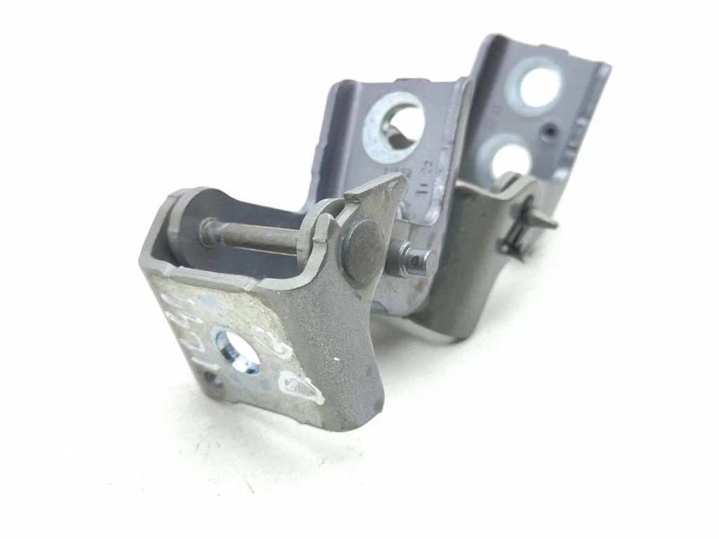 Rear door hinge set – right