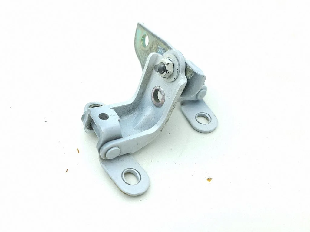 Rear door hinge set – left