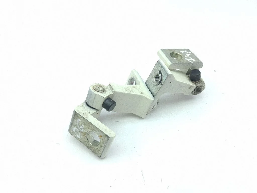 Rear door hinge set – right