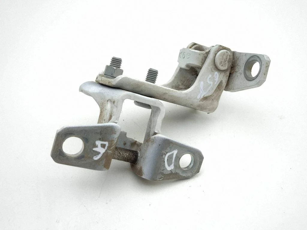 Rear door hinge set – right