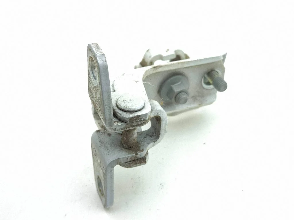 Rear door hinge set – left
