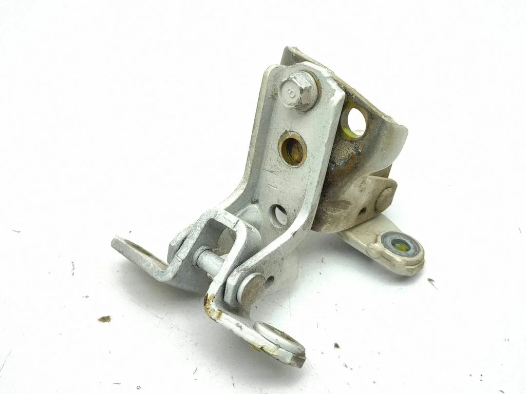 Rear door hinge set – right