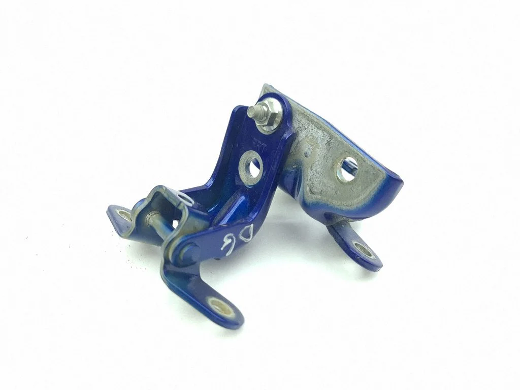 Rear door hinge set – right