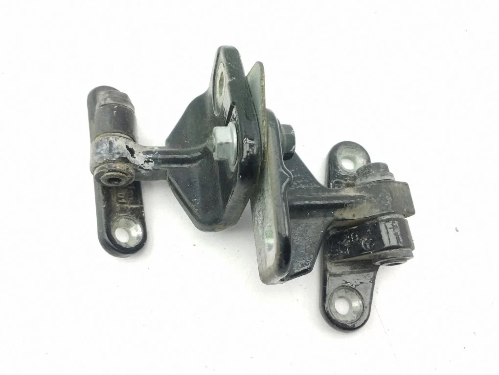 Rear door hinge set – right