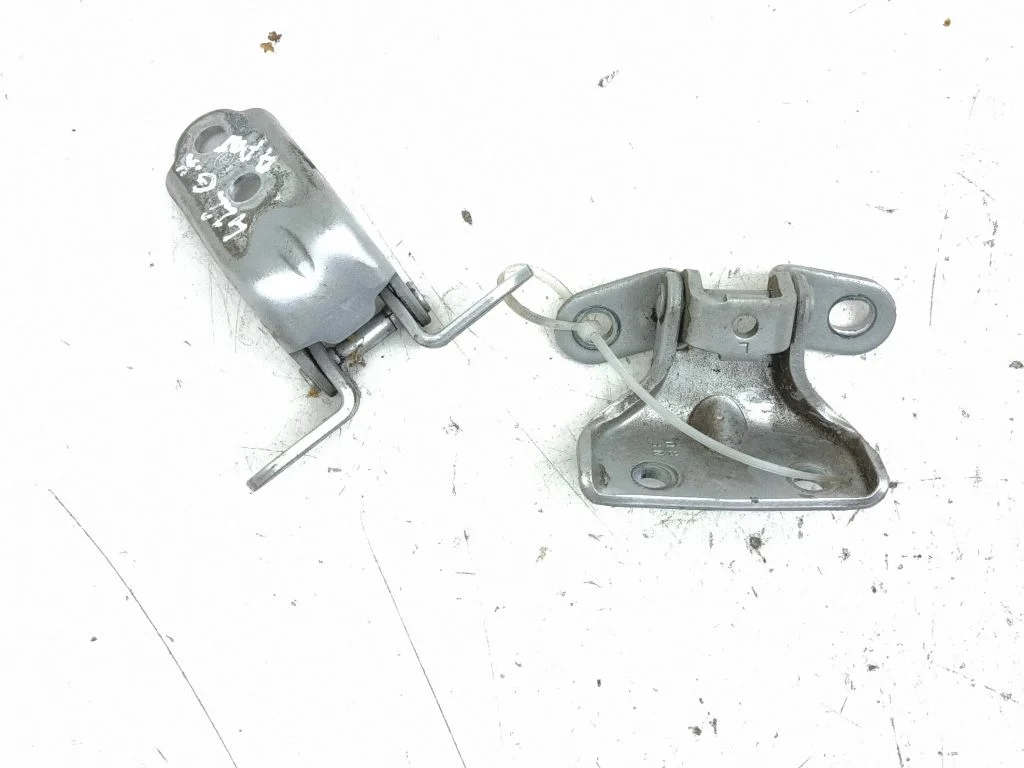 Rear door hinge set – left