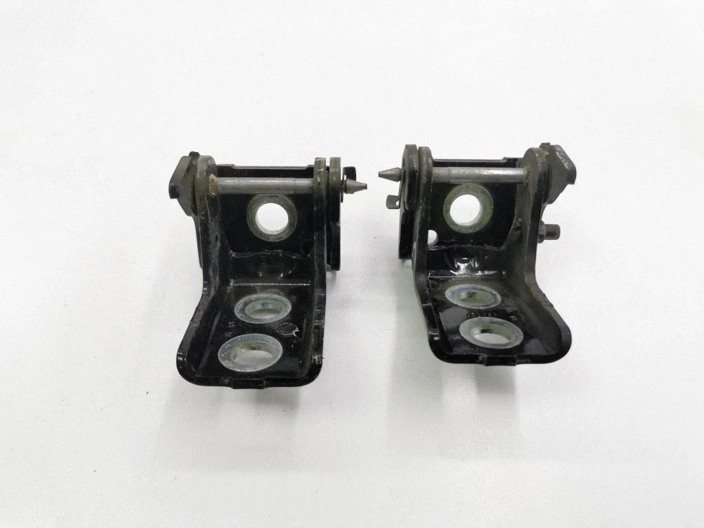Tagaukse hingede komplekt 24913R2
