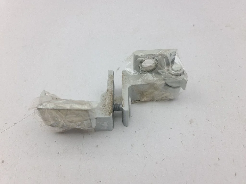 Rear door hinge set – left