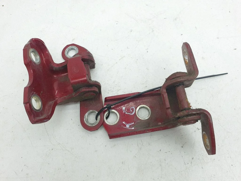 Tagaukse hingede komplekt – Lexus IS 220D-250-350 (2006-2013)