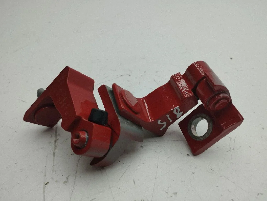 Rear door hinge set 8W0831404A