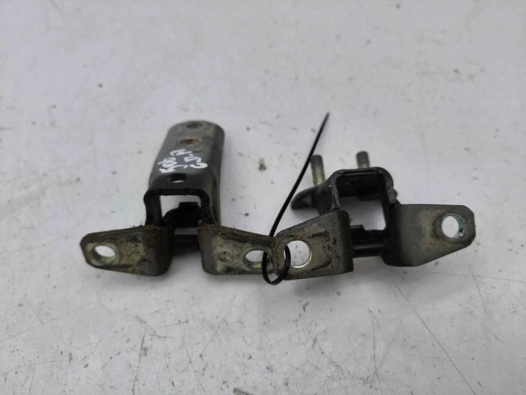 Rear door hinge set – right