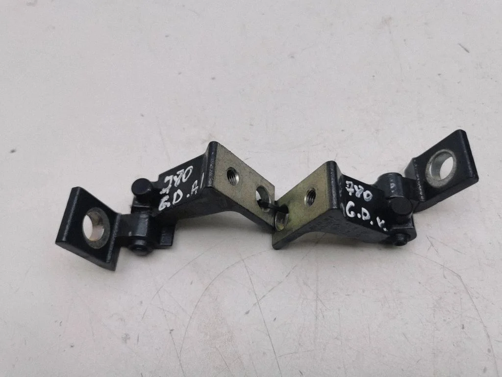 Rear door hinge set 8X0131404E