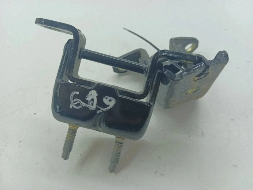 Rear door hinge set – left