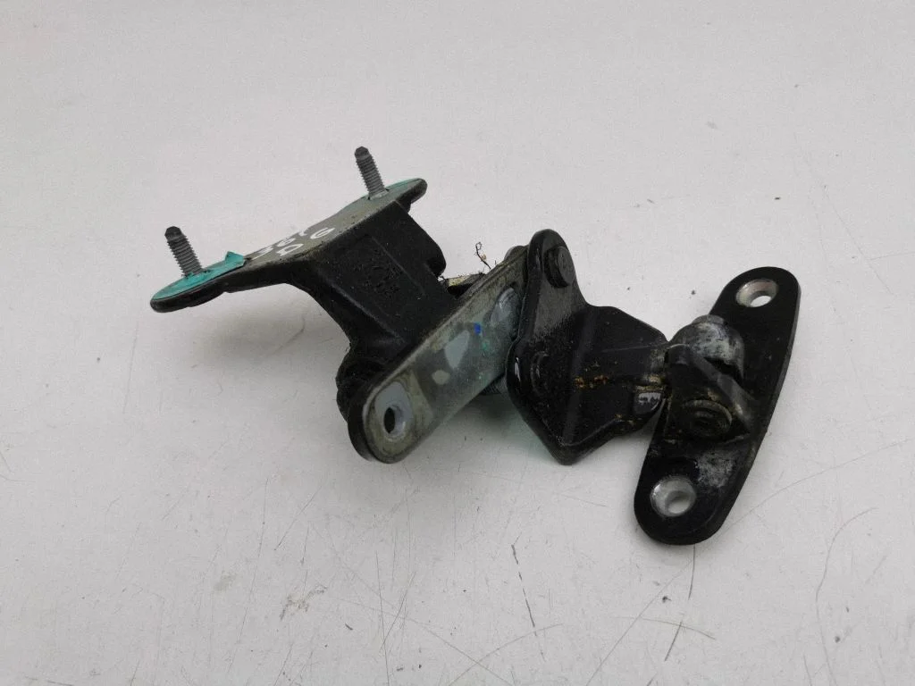 Rear door hinge set – right