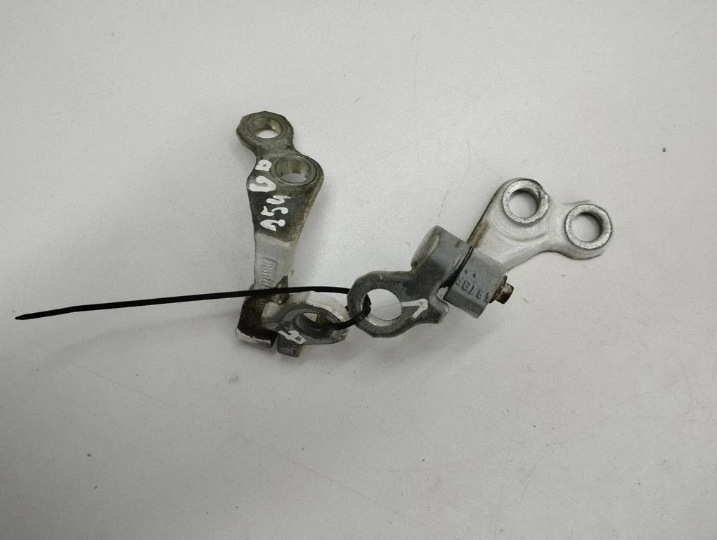Tagaukse hingede komplekt 3M51R26800