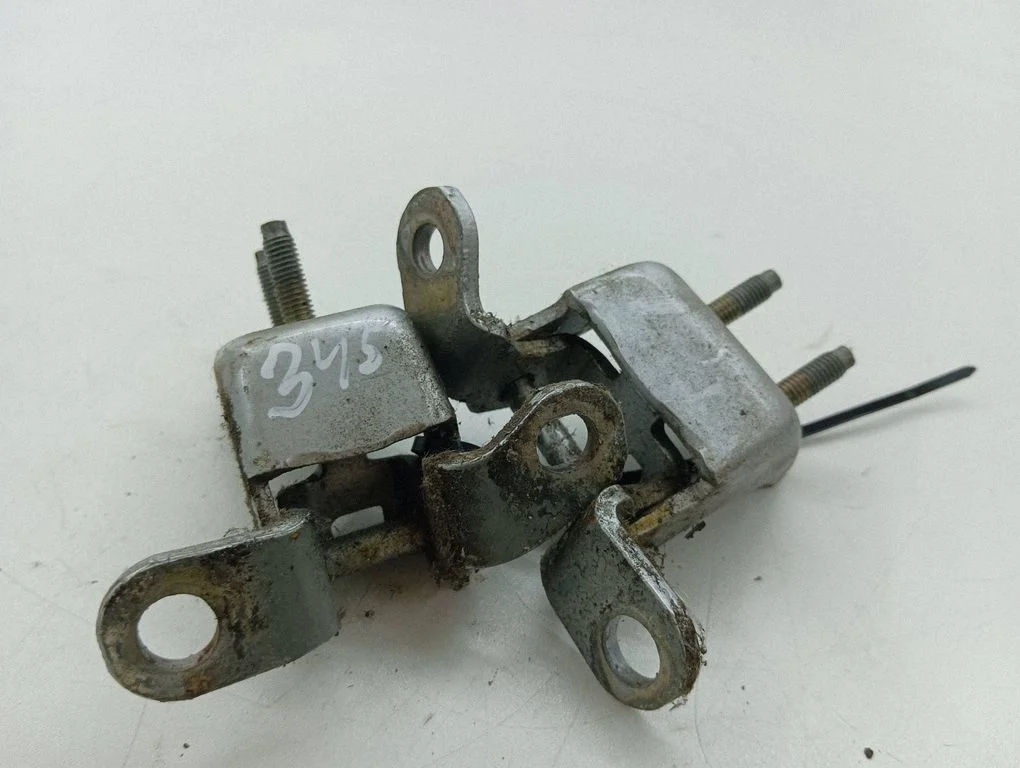 Rear door hinge set – left