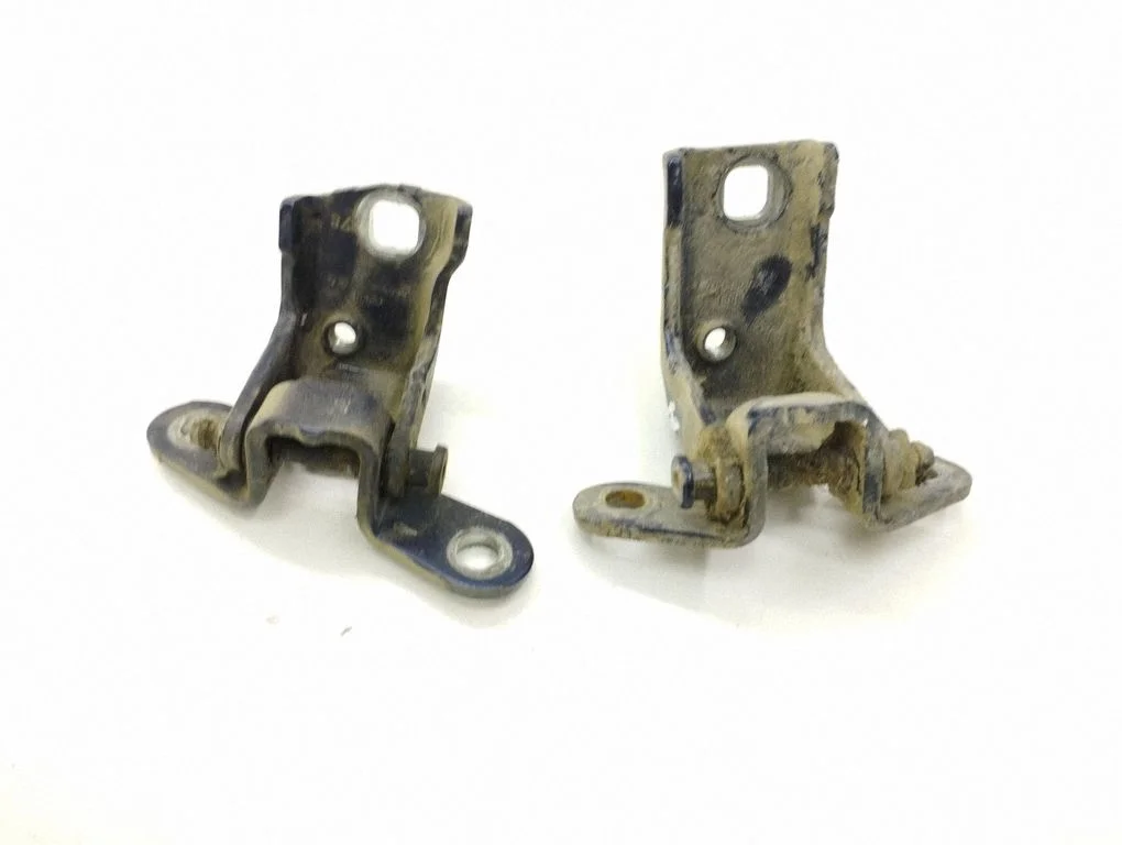 Rear door hinge set 93BBF26800AK