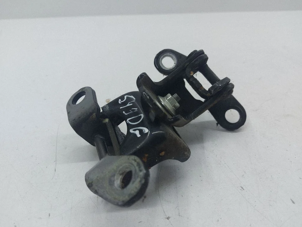 Rear door hinge set – right