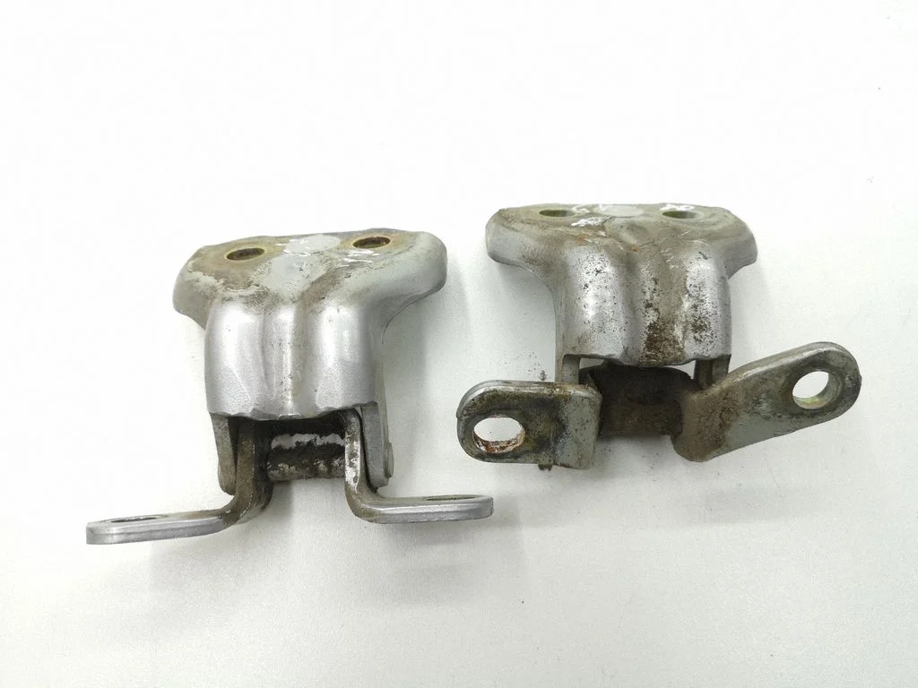 Tagaukse hingede komplekt – KIA Sorento (2002-2009)