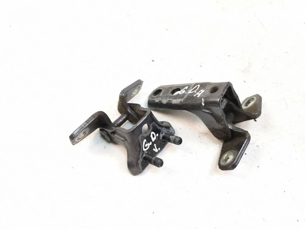 Tagaukse hingede komplekt – Mitsubishi Outlander (2007-2012)
