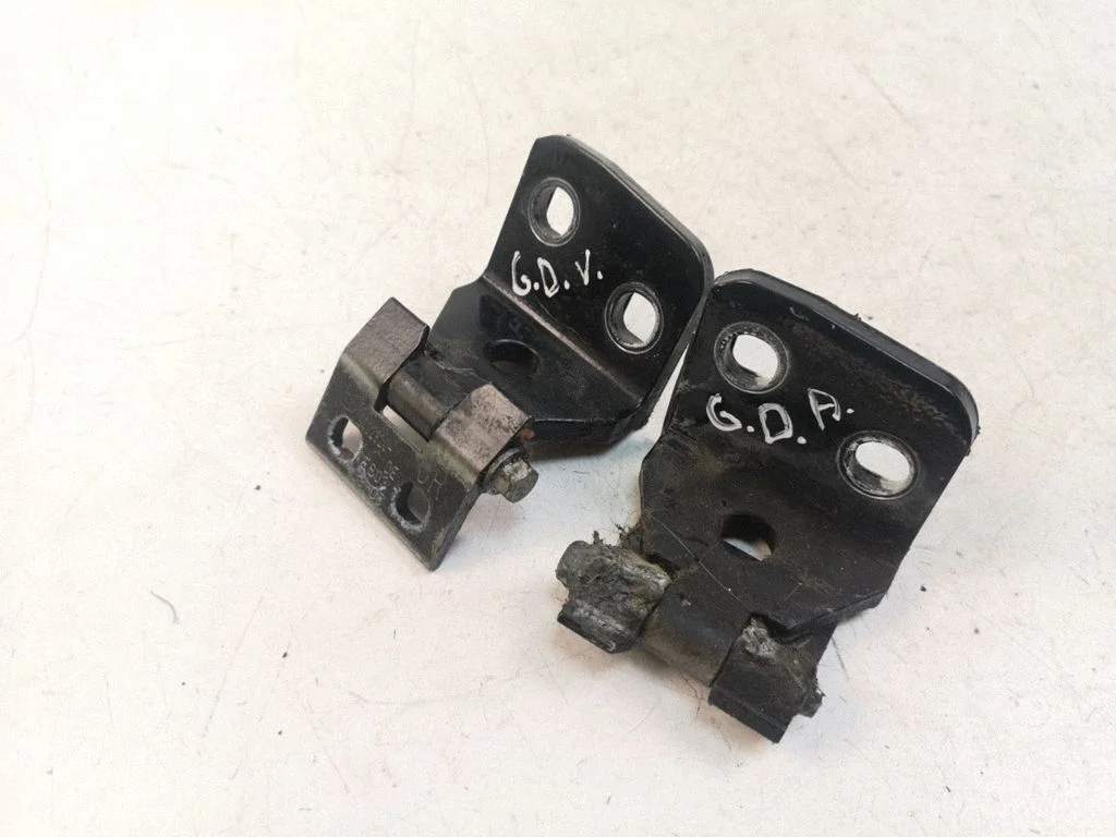 Tagaukse hingede komplekt – BMW X3 E83 (2003-2010)