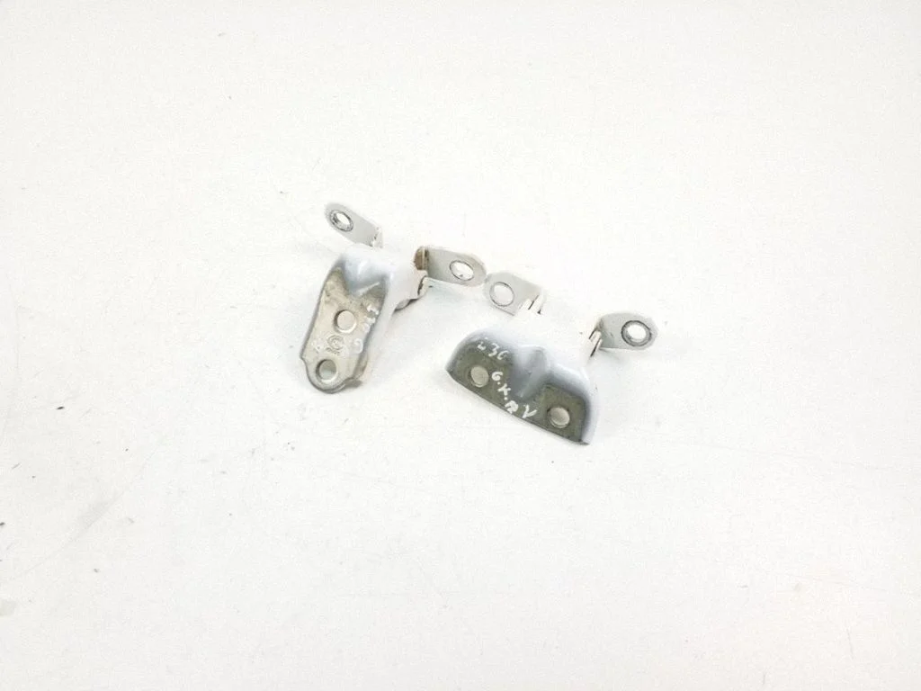 Rear door hinge set – left