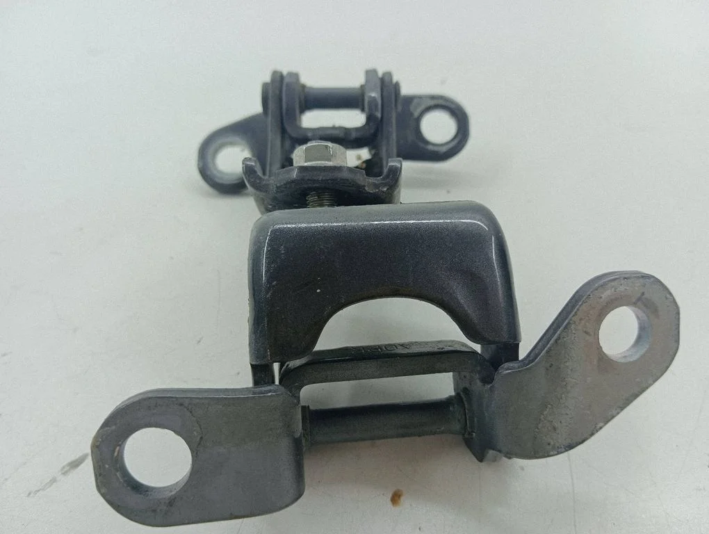 Rear door hinge set – right