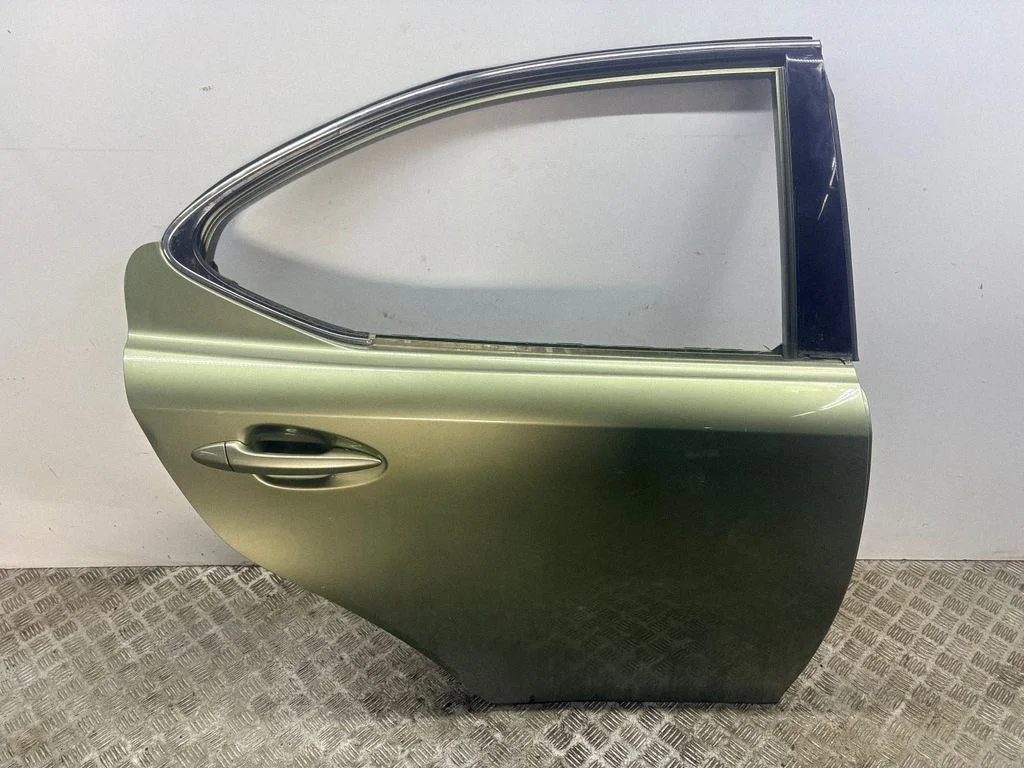 Rear door – right