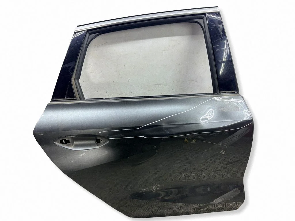 Rear door – right